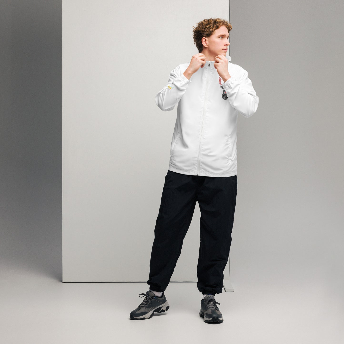 Cortavientos Servi Go navideño - ajuste y corte frontal
